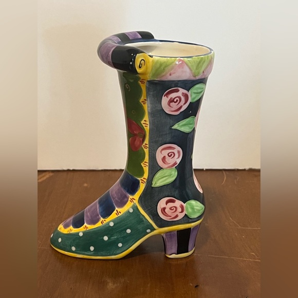 Milson And Louis Hand Painted Porcelain Boot. - Picture 4 of 7